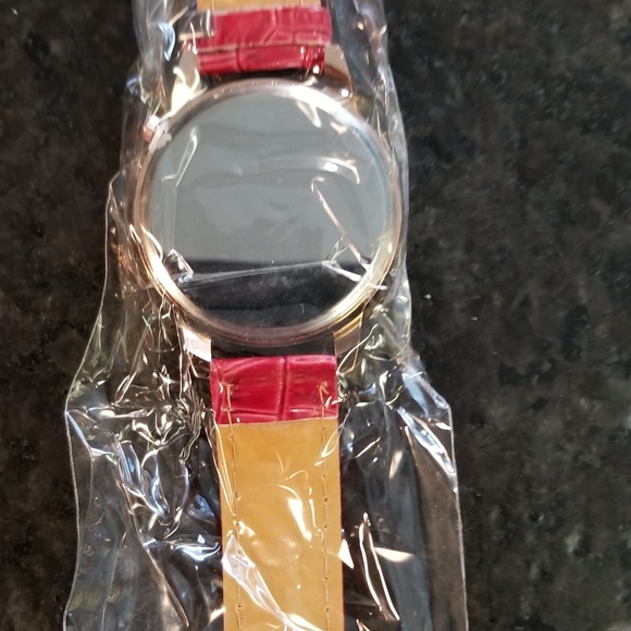 Watch - Picture 3 of 3